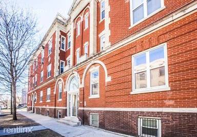 Main picture of 207 E 46th St