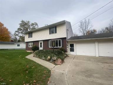 Main picture of 880 E Michigan Ave