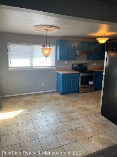 Main picture of 875 S Quebec St