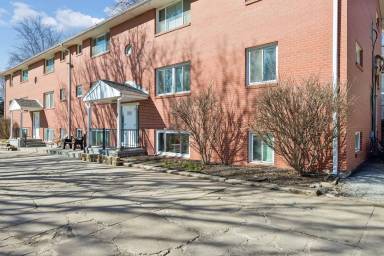 Main picture of 3520 Webster St