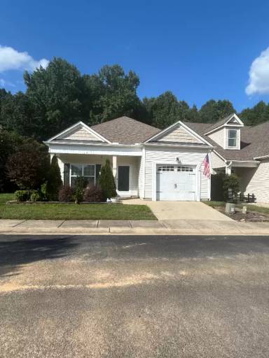 Main picture of 100 Ashby Dr
