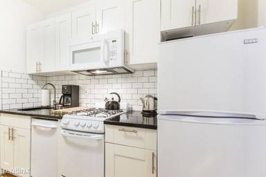 Main picture of 224 Sullivan St