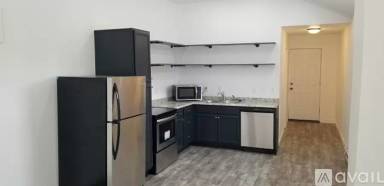 Main picture of 212 W 1st St
