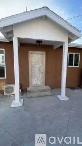 Main picture of 3977 S Van Ness Ave