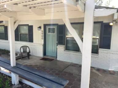 Main picture of 5900 Glenhollow Path