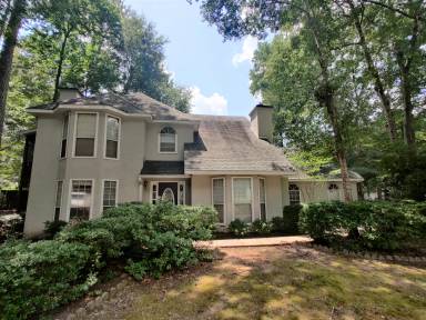 Main picture of 110 Braelinn Ct