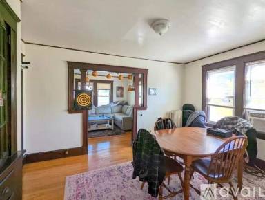 Main picture of 998 Broadway
