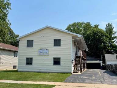Main picture of 728 Wisconsin St