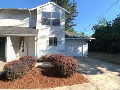 Main picture of 2219 SE Reedway St