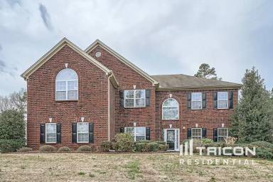 Main picture of 247 McCart Rd NE