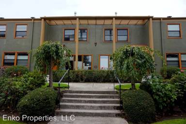 Main picture of 2025 SE Caruthers St