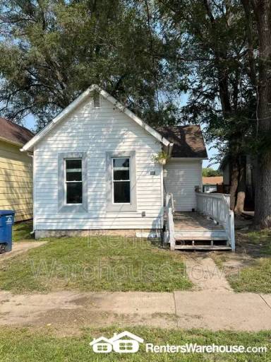 Main picture of 905 SE 9th St