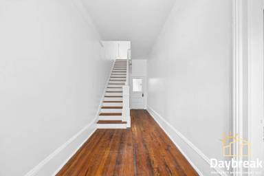 Main picture of 112 E Anderson St