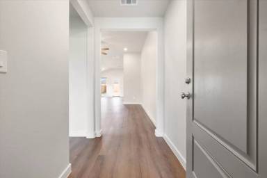 Main picture of 3008 139th St