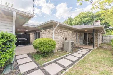 Main picture of 3146 Royal Ln