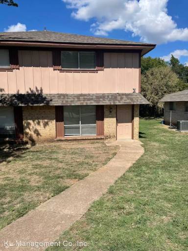 Main picture of 124 Pebble Creek Dr