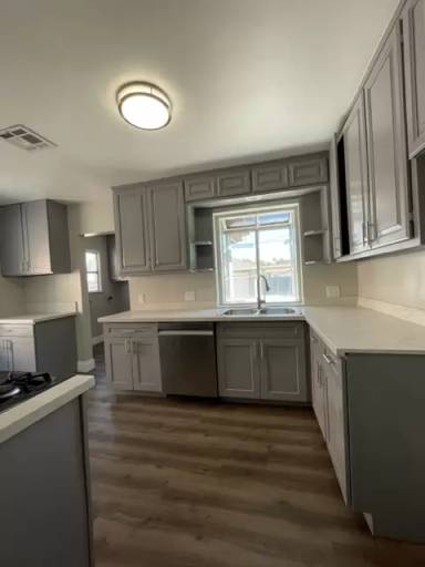 Main picture of 255 Bernard Way