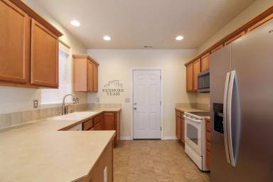 Main picture of 5241 Chris St