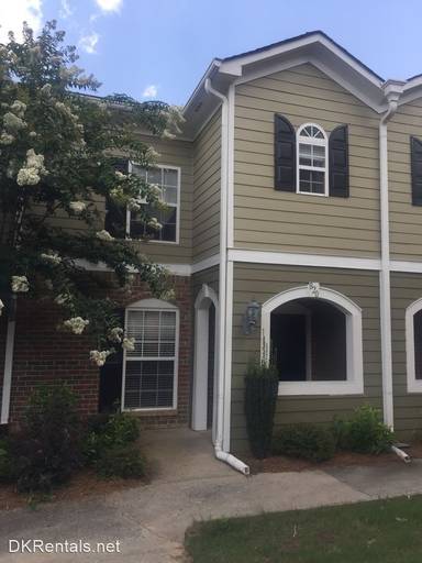 Main picture of 820 Summer Pl