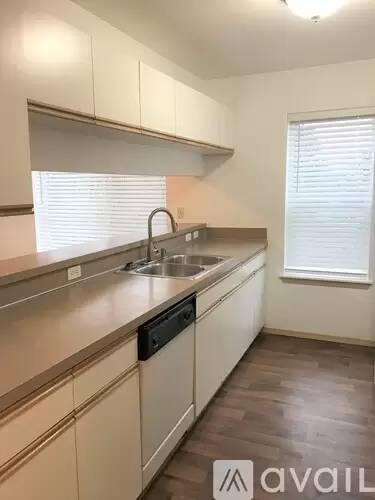 Main picture of 12839 SE 40th Pl