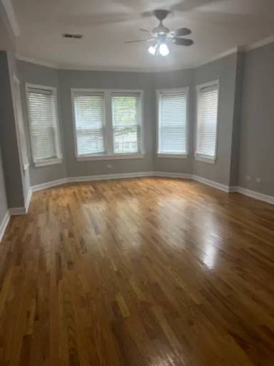 Main picture of 6255 N Oakley Ave