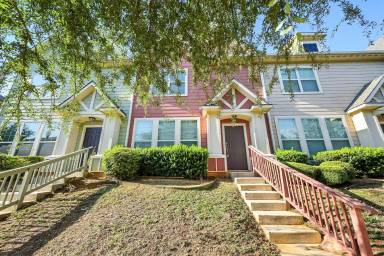 Main picture of 5505 Dolores Pl