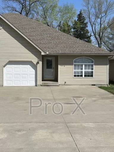 Main picture of 717 E Madison St