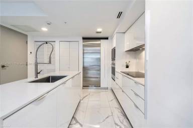 Main picture of 9521 E Bay Harbor Dr