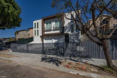 Main picture of 5241 Huntington Dr N