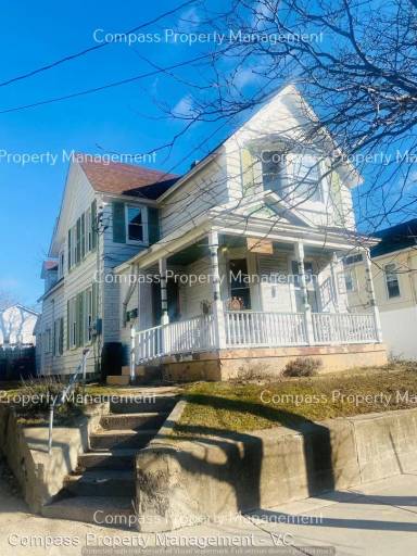 Main picture of 1027 Fulton St E