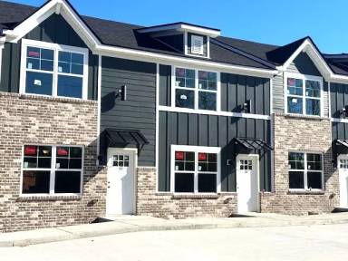 Main picture of 1003 Lafayette Rd