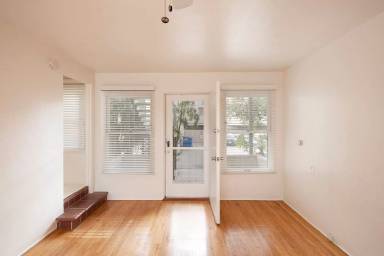 Main picture of 3676 4th Ave