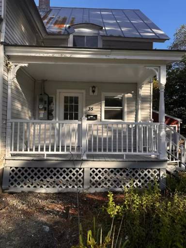 Main picture of 35 Forest St