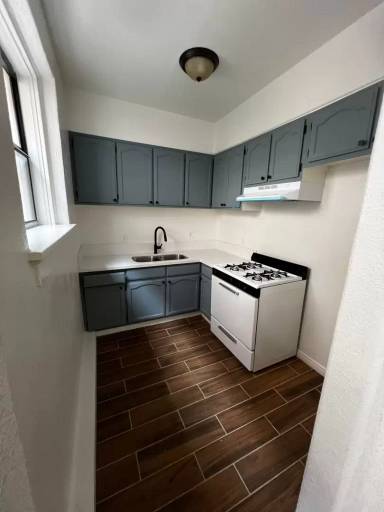 Main picture of 451 S Bixel St
