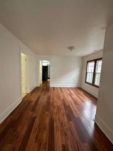 Main picture of 2804 W Lincoln Ave