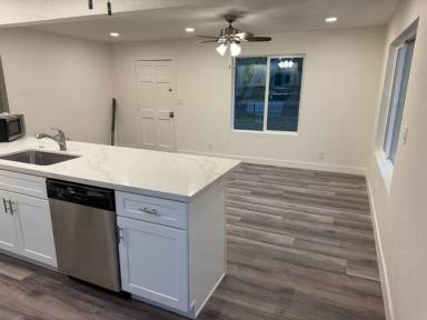 Main picture of 401 W 41st St