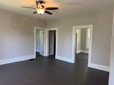 Main picture of 2715 Patee St