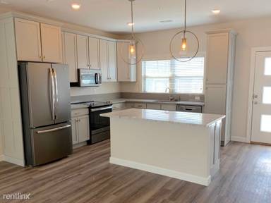 Main picture of 9725 Montclaire Dr