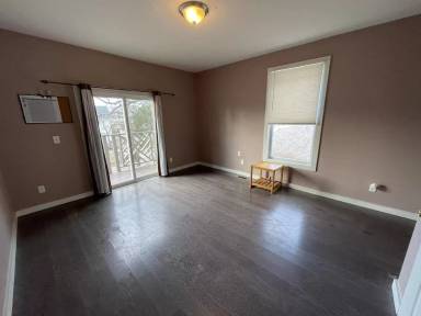Main picture of 34 S Tuxedo St