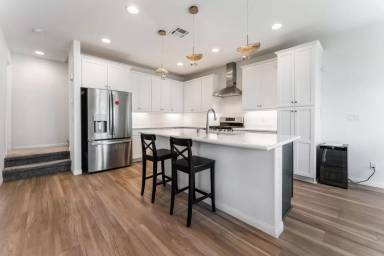 Main picture of 10136 W Meranto Ave
