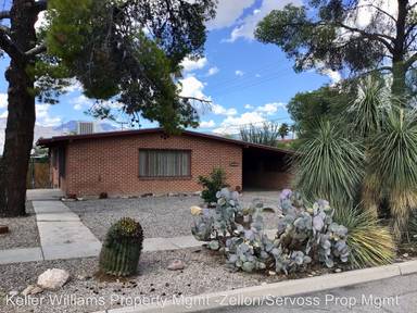 Main picture of 5561 E 1st St