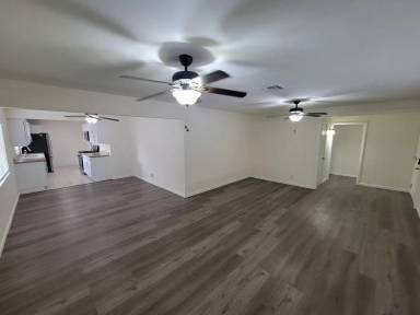 Main picture of 839 W Orange Ave