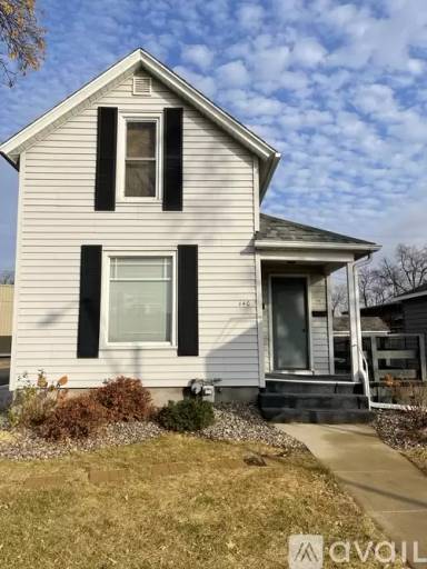 Main picture of 140 E Rose St