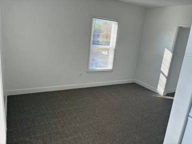 Main picture of 1704 N Ash St