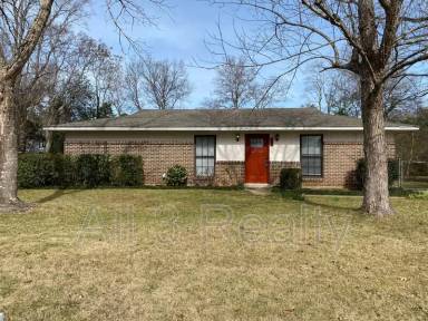 Main picture of 229 Clubview Dr