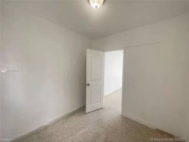 Main picture of 800 83rd St