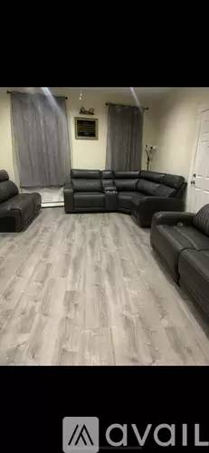 Main picture of 302 Summit Ave