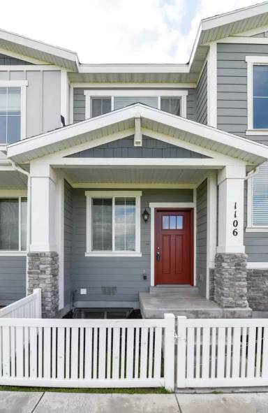 Main picture of 1106 W Emerald Pools Ln