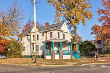 Main picture of 2323 S Washington Ave