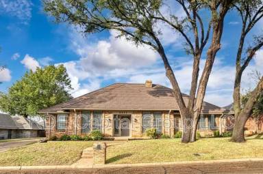 Main picture of 2311 Wimbledon Dr